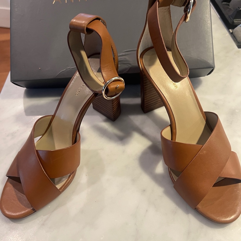 Ann Taylor Liya Leather Block Heeled Sandals sz 6 NWT in original box - Picture 4 of 12